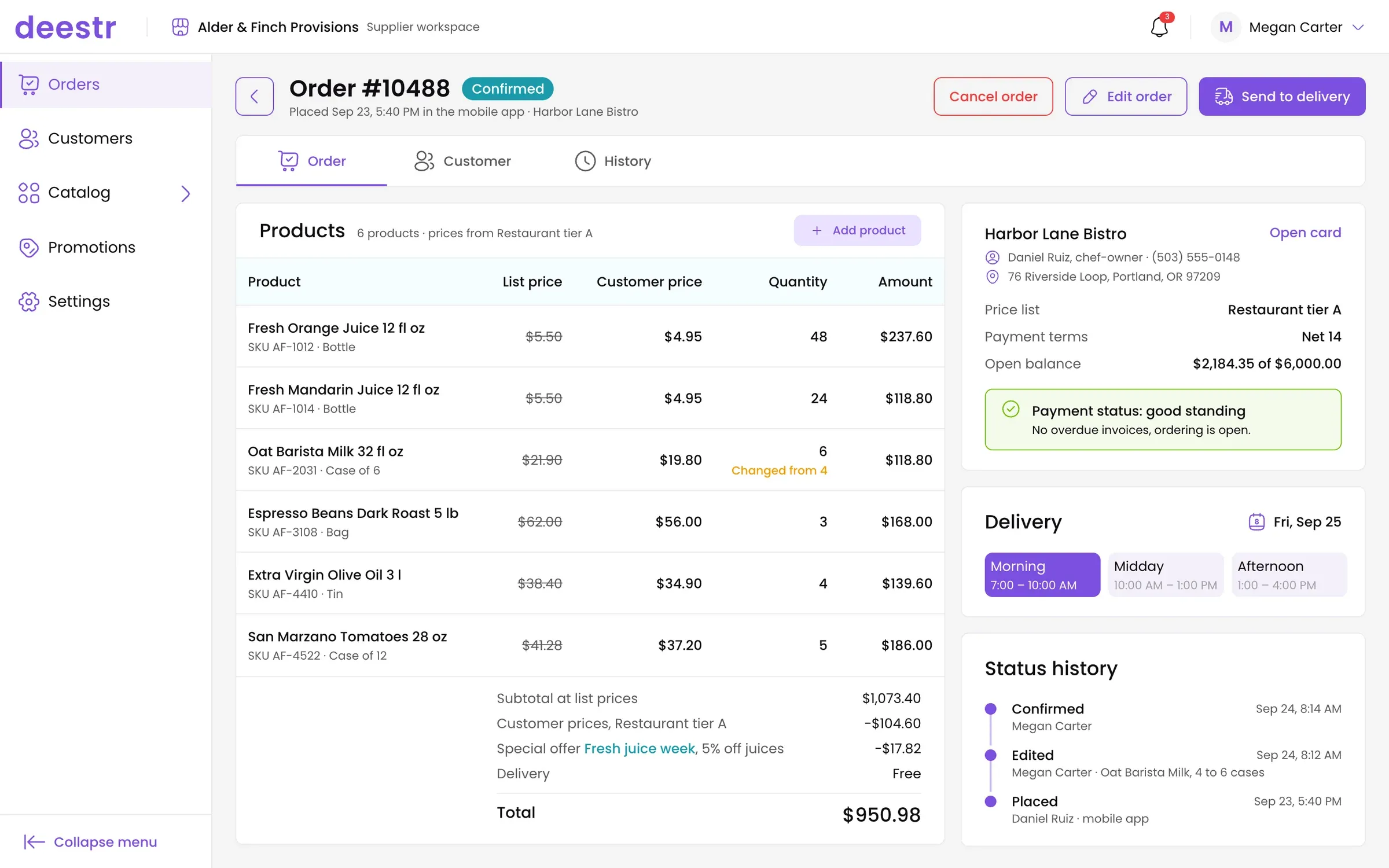 Order detail in the Deestr supplier workspace with customer prices, a special offer and the delivery slot